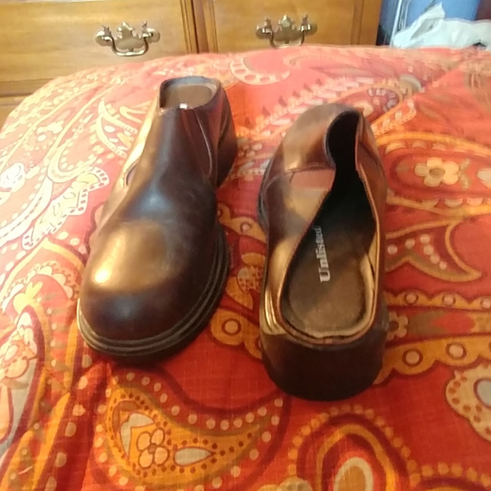 Shoes - Picture 2 of 2